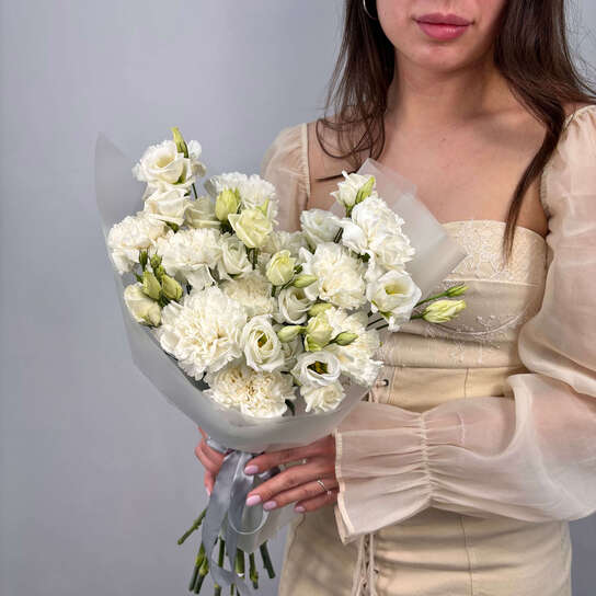 Авторский букет №116 с диантусами и эустомой