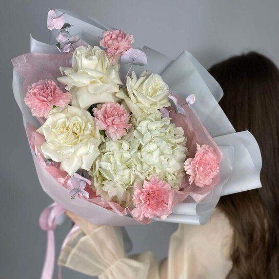 Авторский букет №259 из гортензии, роз и диантусов Фото 2