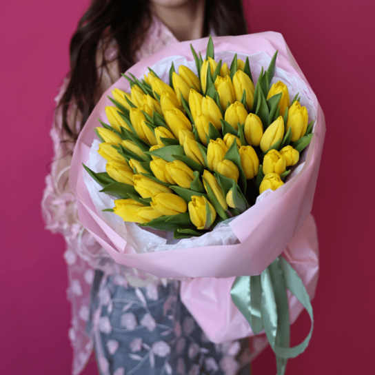 Монобукет №197 из 51 яркого желтого тюльпана Фото 3