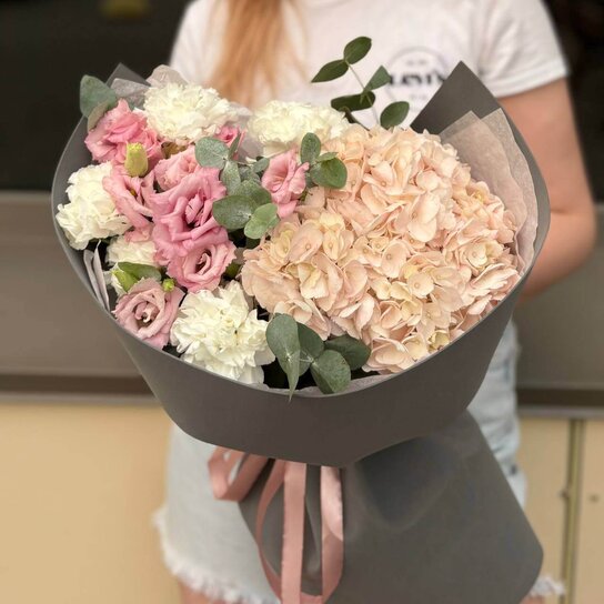 Авторский букет №246 из гортензии, диантусов и эустомы Фото 2