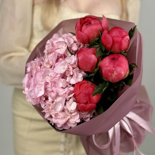 Авторский букет №288 Пионы Coral Charm и гортензия Фото 2