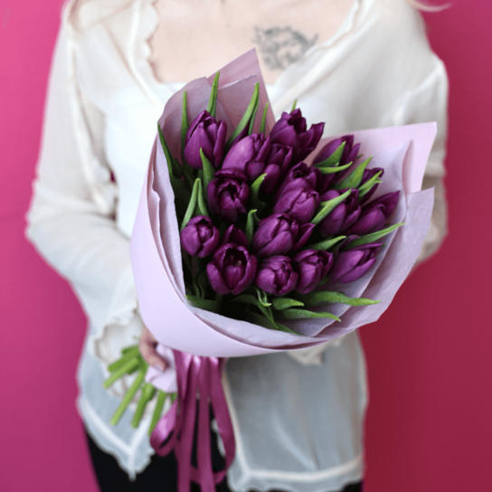 Монобукет №179 из 17 ярких фиолетовых тюльпанов