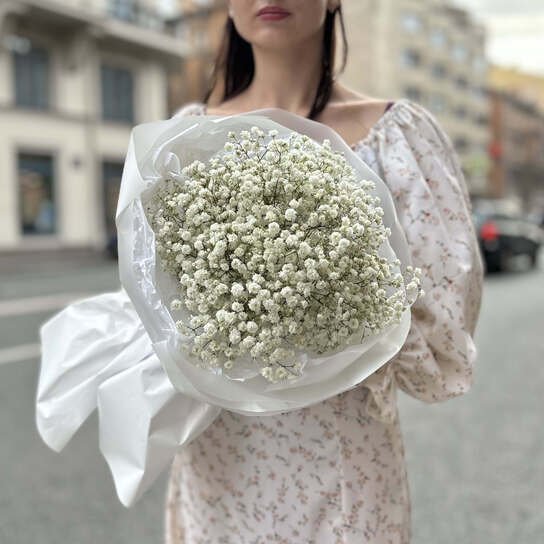 Монобукет №131, воздушная белая гипсофила, размер M