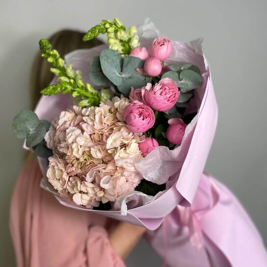 Авторский букет №303 Розовые пионовидные розы и львиный зев Фото 3