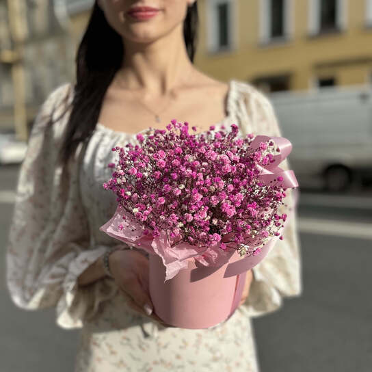 Композиция №113 с воздушной розовой гипсофилой, размер S