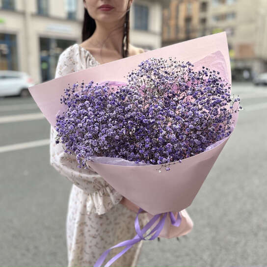 Монобукет №137, воздушная фиолетовая гипсофила, размер L
