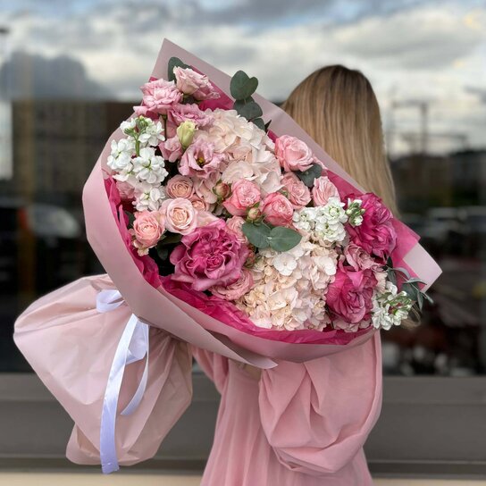 Авторский букет №239 из гортензий, роз, маттиолы и эустомы Фото 3