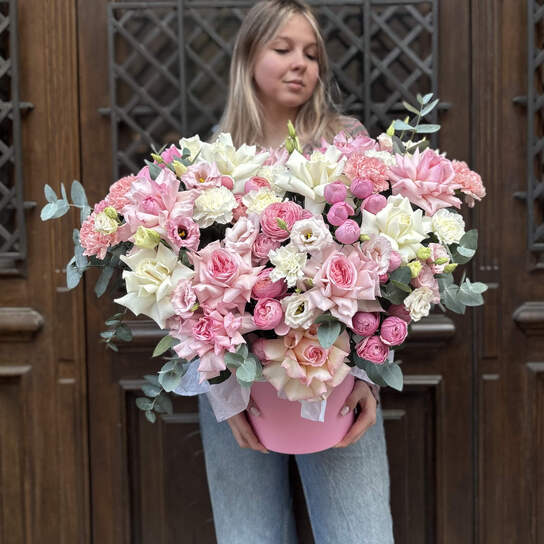 Композиция №110 с французскими розами и пионовидными Сильва Пинк