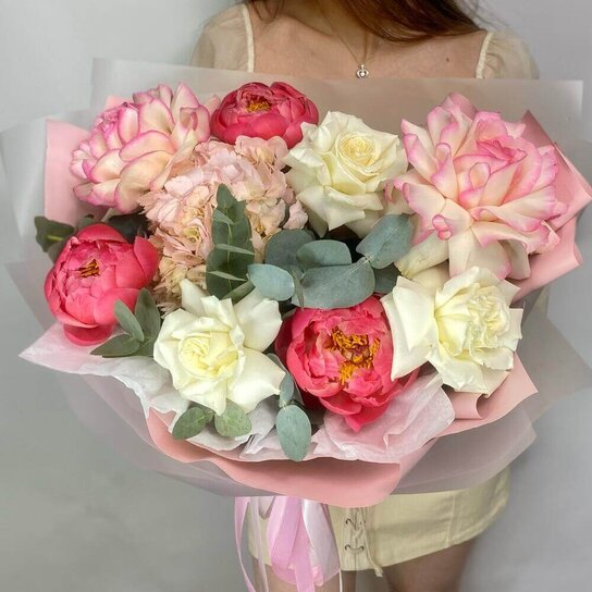 Авторский букет №264 Пионы и французские розы в букете Фото 3