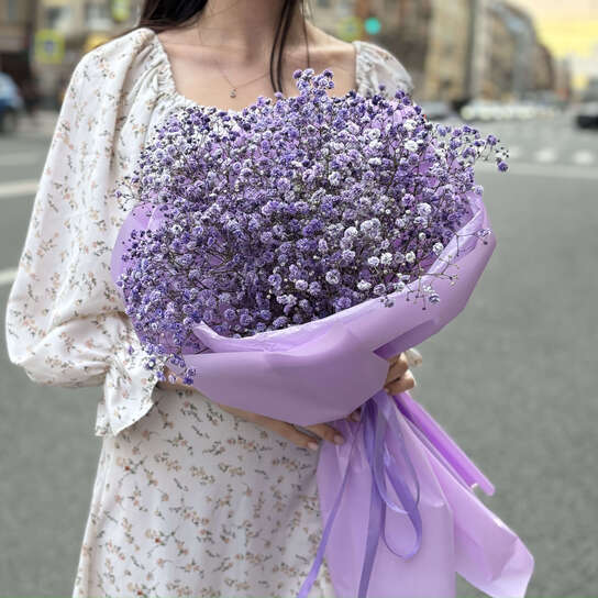 Монобукет №136, воздушная фиолетовая гипсофила, размер M