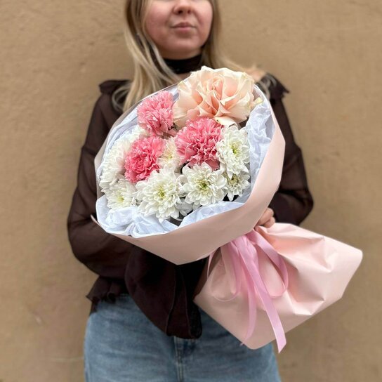 Авторский букет №193 Авторский букет "Трио" из гвоздик, хризантем и розы