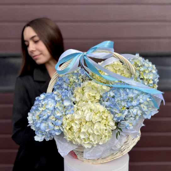 Корзина №106 из гортензий