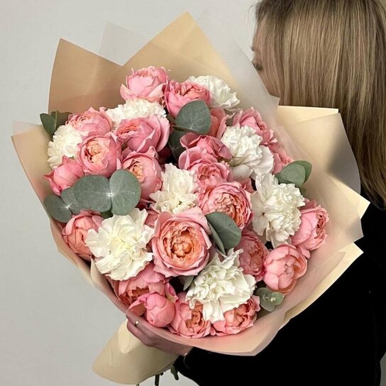 Авторский букет №298 с пионовидными розами и диантусами Фото 2