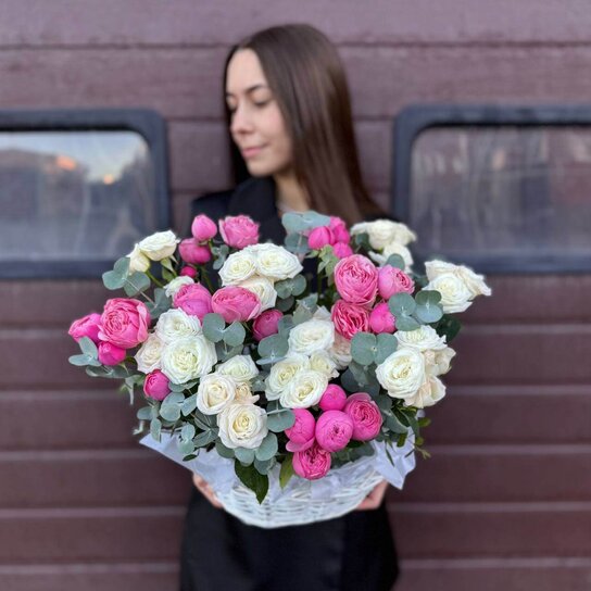 Композиция №152 "Куст роз" из 15 кустовых роз Фото 2