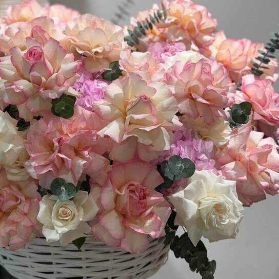 Композиция №103 XXL корзина нежных роз