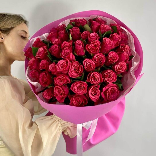Монобукет №242 из 51 малиновой розы Фото 2