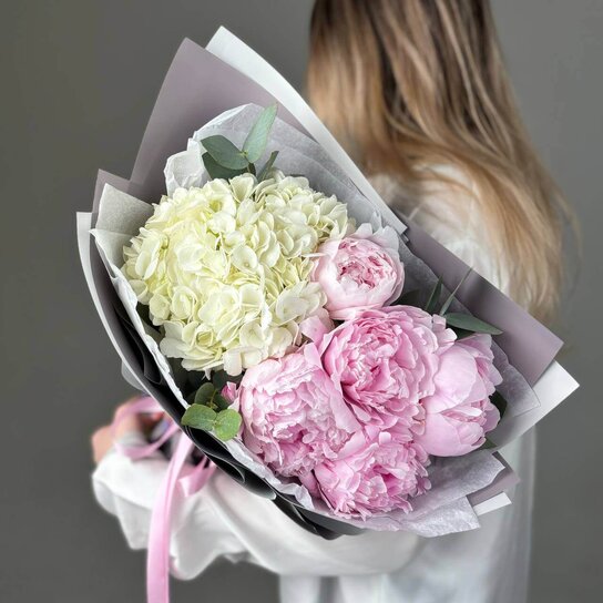 Авторский букет №232 из гортензии, пионов и эвкалипта Фото 3