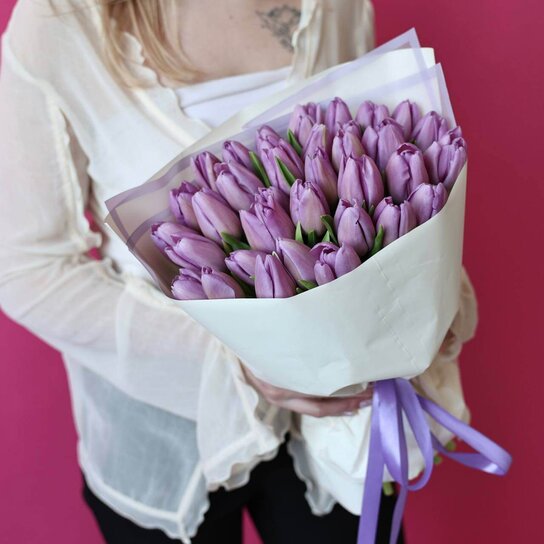 Монобукет №173 из 35 лиловых тюльпанов Фото 2