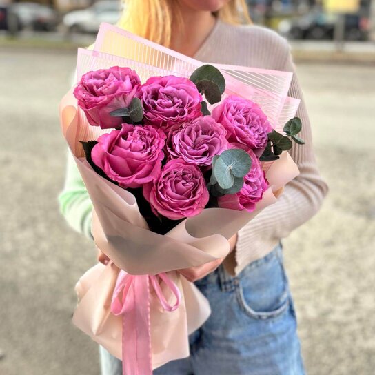 Монобукет №223 из пионовидной розы Эквадор с эвкалиптом Фото 5