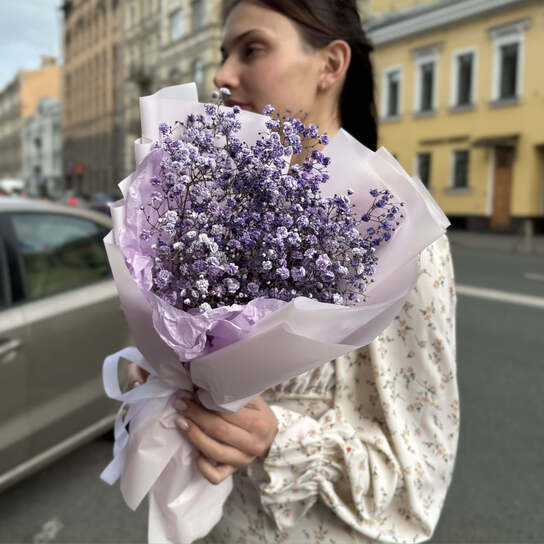 Монобукет №135, воздушная фиолетовая гипсофила, размер S