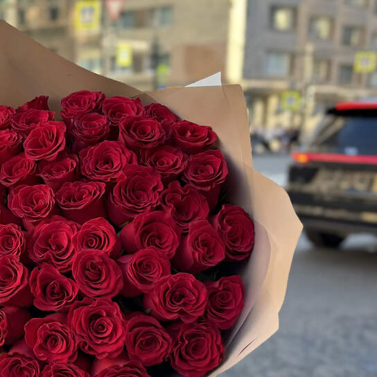 Монобукет №139, 51 красная кенийская роза