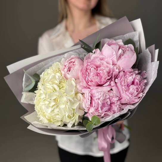 Авторский букет №232 из гортензии, пионов и эвкалипта Фото 2