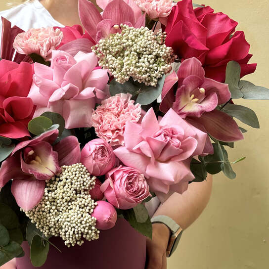 Композиция №104 малиновая с французскими розами