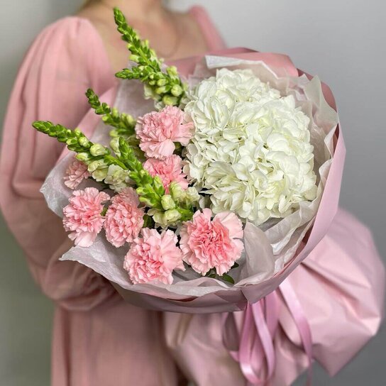 Авторский букет №302 Розовые диантусы и Антирринум