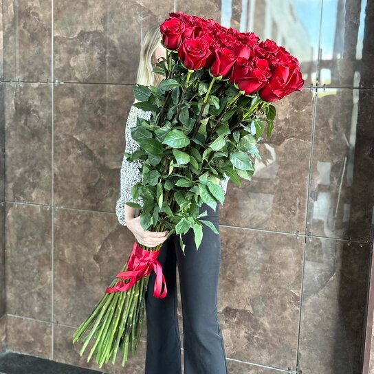 Монобукет №327 из 51 розы 150см