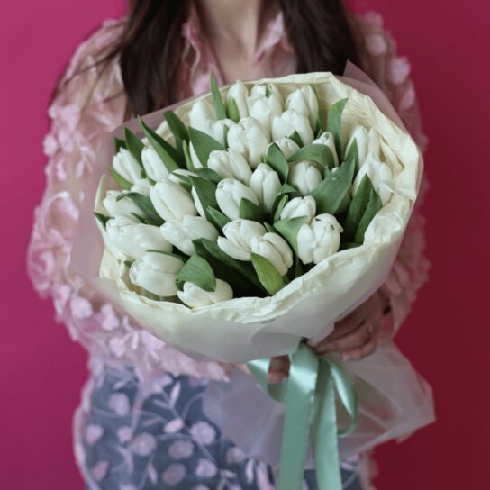 Монобукет №193 из 35 белоснежных тюльпанов