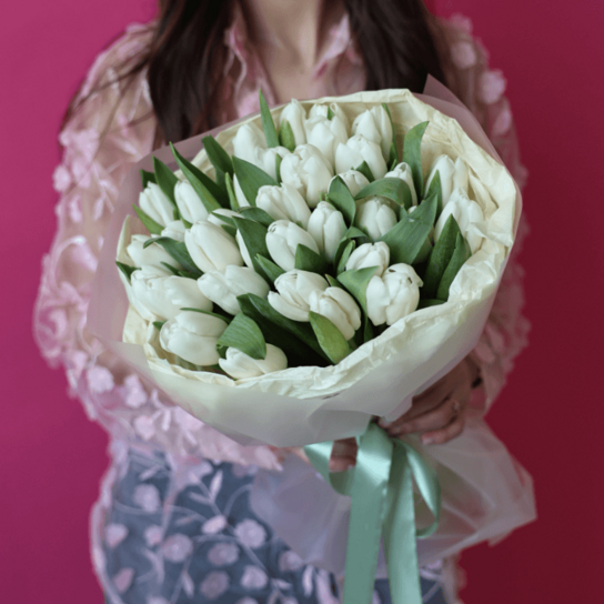 Монобукет №193 из 35 белоснежных тюльпанов