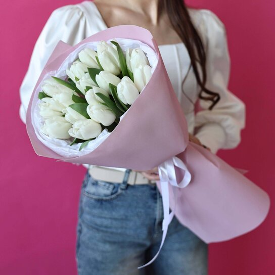 Монобукет №180 из 17 белоснежных тюльпанов