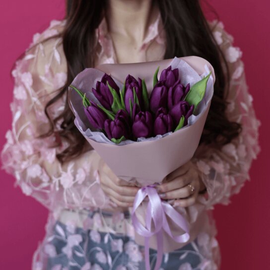 Монобукет №194 из 11 фиолетовых тюльпанов Фото 3