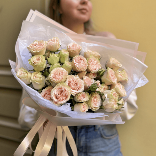 Монобукет №238 из кустовых роз Аврора