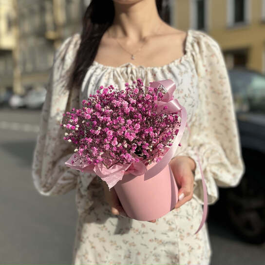 Композиция №113 с воздушной розовой гипсофилой, размер S