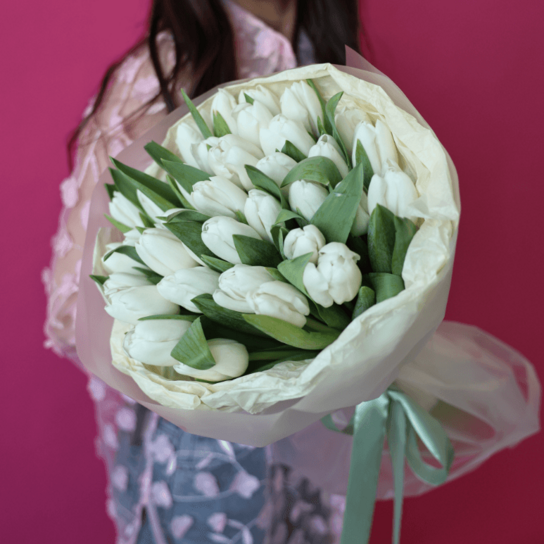 Монобукет №193 из 35 белоснежных тюльпанов Фото 4