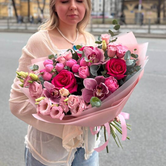 Авторский букет №253 их роз, эустомы и орхидей Фото 3