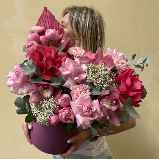 Композиция №104 малиновая с французскими розами