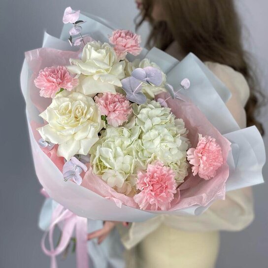 Авторский букет №259 из гортензии, роз и диантусов Фото 4