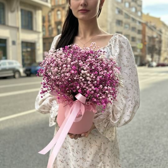 Композиция №114 с воздушной розовой гипсофилой, размер M