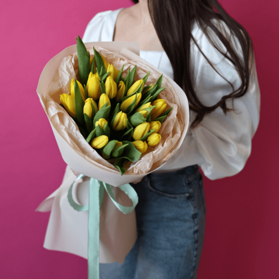 Монобукет №177 из 25 ярких желтых тюльпанов Фото 3