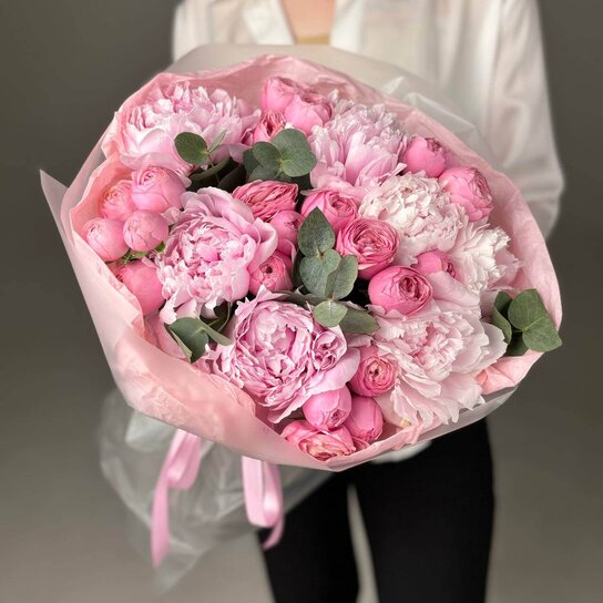 Авторский букет №228 из кустовых роз и пионов Фото 2