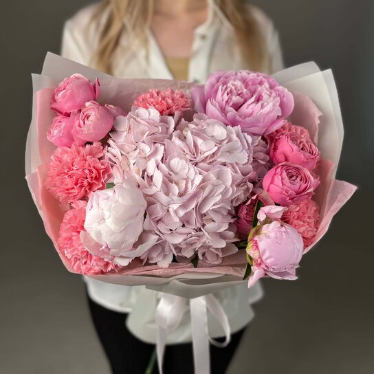 Авторский букет №233 из гортензии, пионов, диантусов и кустовых роз Фото 2