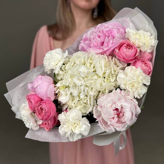 Авторский букет №234 из гортензии, пионов, кустовых роз и диантусов Фото 3