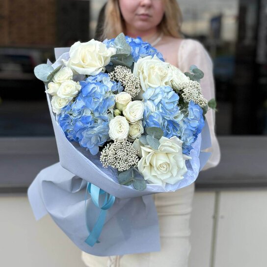 Авторский букет №235 из гортензий, роз и эвкалипта Фото 2