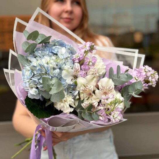 Авторский букет №245 из гортензии, альстромерий, маттиолы и диантусов Фото 3