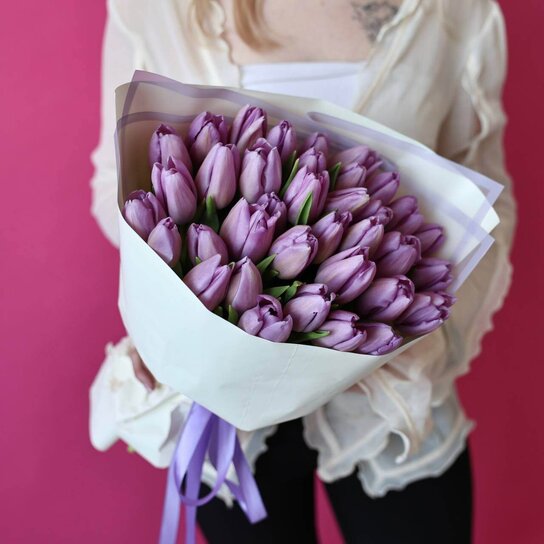Монобукет №173 из 35 лиловых тюльпанов Фото 3