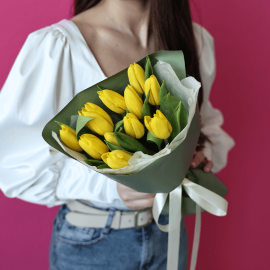 Монобукет №185 из 11 ярких желтых тюльпанов Фото 2