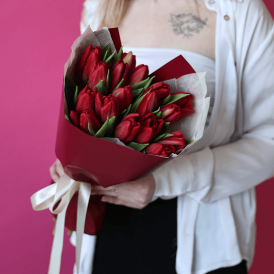 Монобукет №189 из 17 красных тюльпанов Фото 2