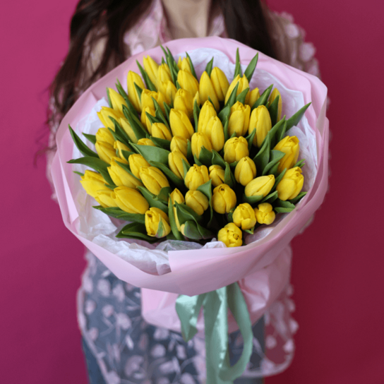 Монобукет №197 из 51 яркого желтого тюльпана Фото 2